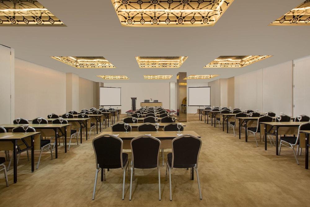 Khas Tugu Hotel Jogjakarta Buitenkant foto